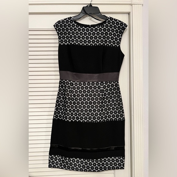 NWOT Studio One New York Sheath White/Black Lace Cocktail Dress Women’s Size 4 - Picture 4 of 11